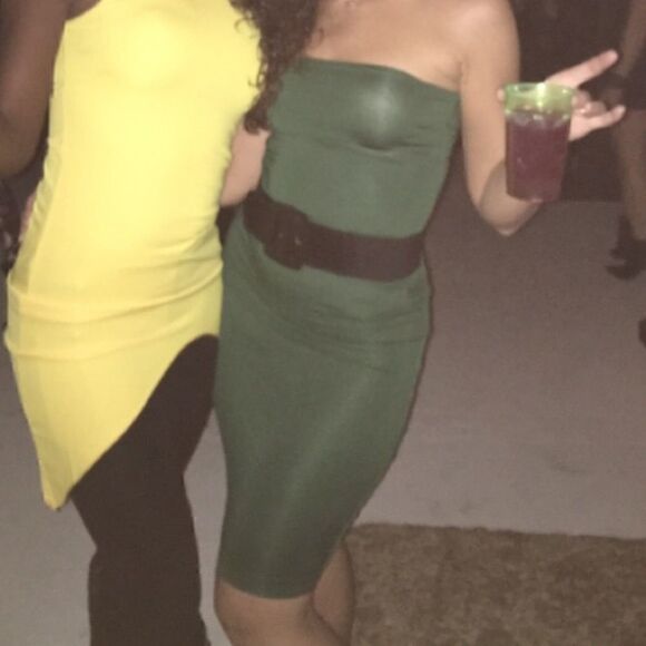 3/30$ Strapless green dress   - Picture 2 of 3